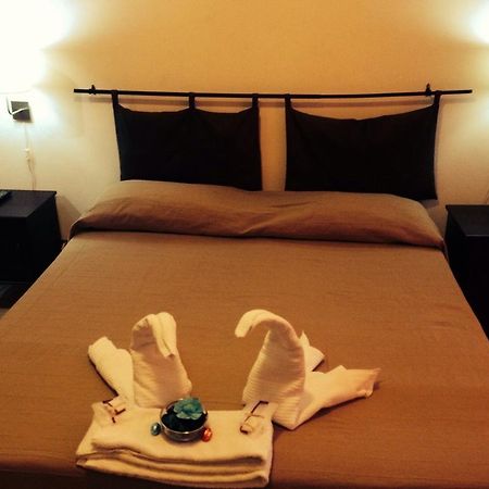 Le Charme House 2 Bed & Breakfast Рим Екстериор снимка