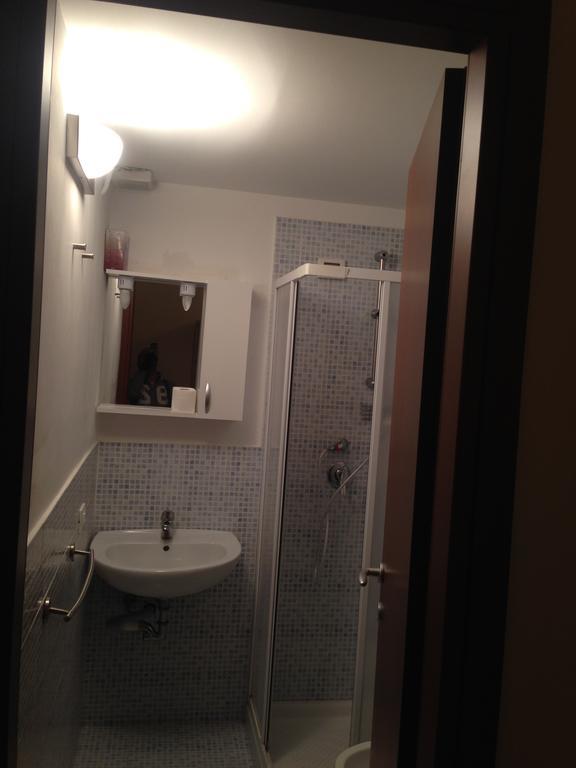 Le Charme House 2 Bed & Breakfast Рим Екстериор снимка