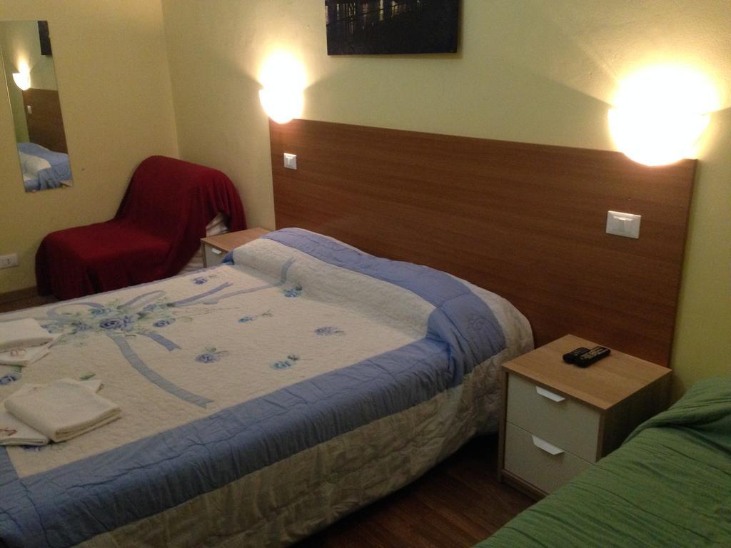 Le Charme House 2 Bed & Breakfast Рим Екстериор снимка