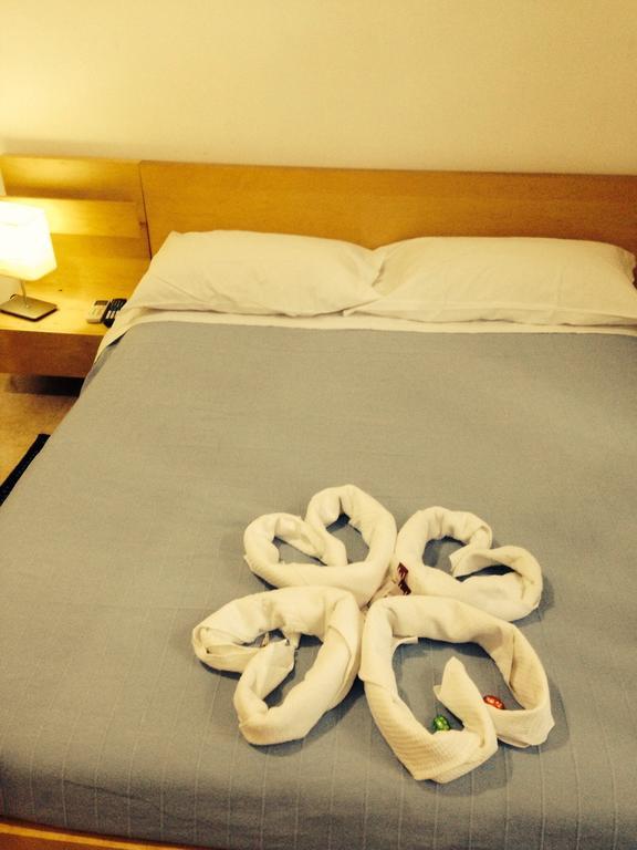Le Charme House 2 Bed & Breakfast Рим Стая снимка
