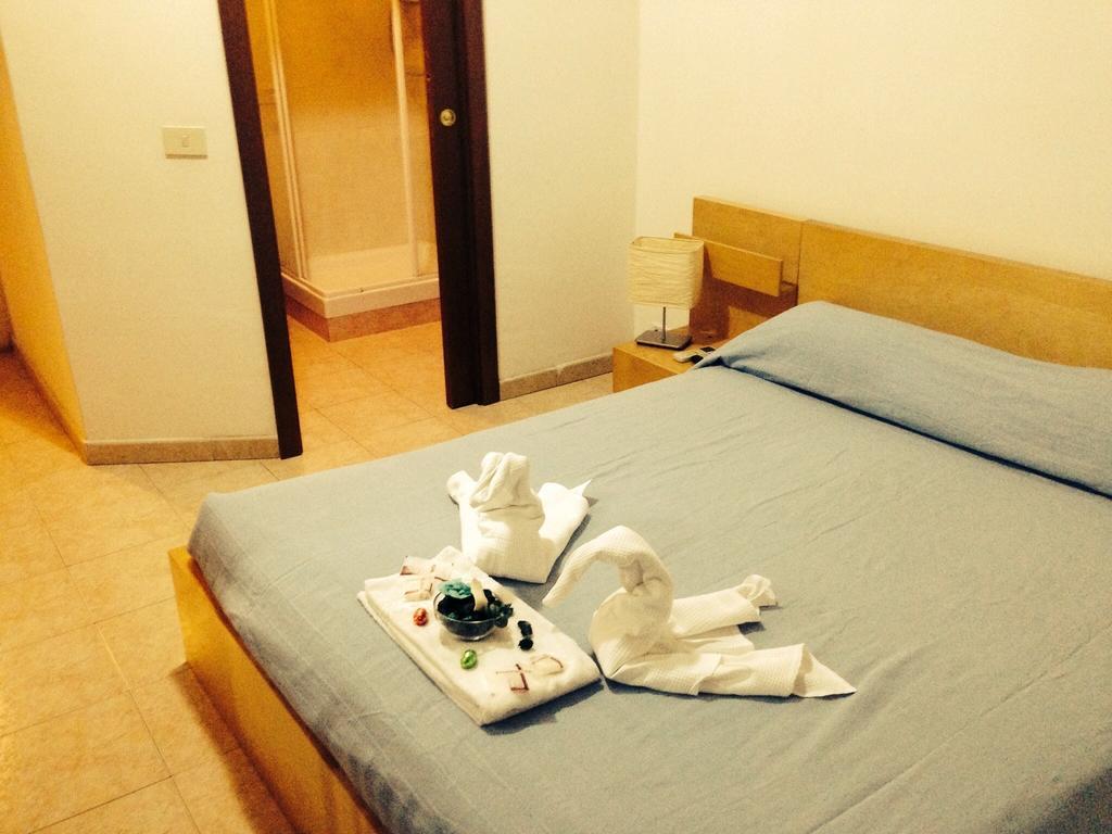Le Charme House 2 Bed & Breakfast Рим Екстериор снимка